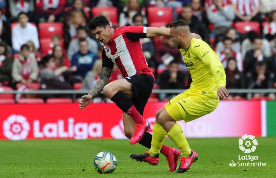 Capa vio la amarilla tras una dura entrada a Cazorla.