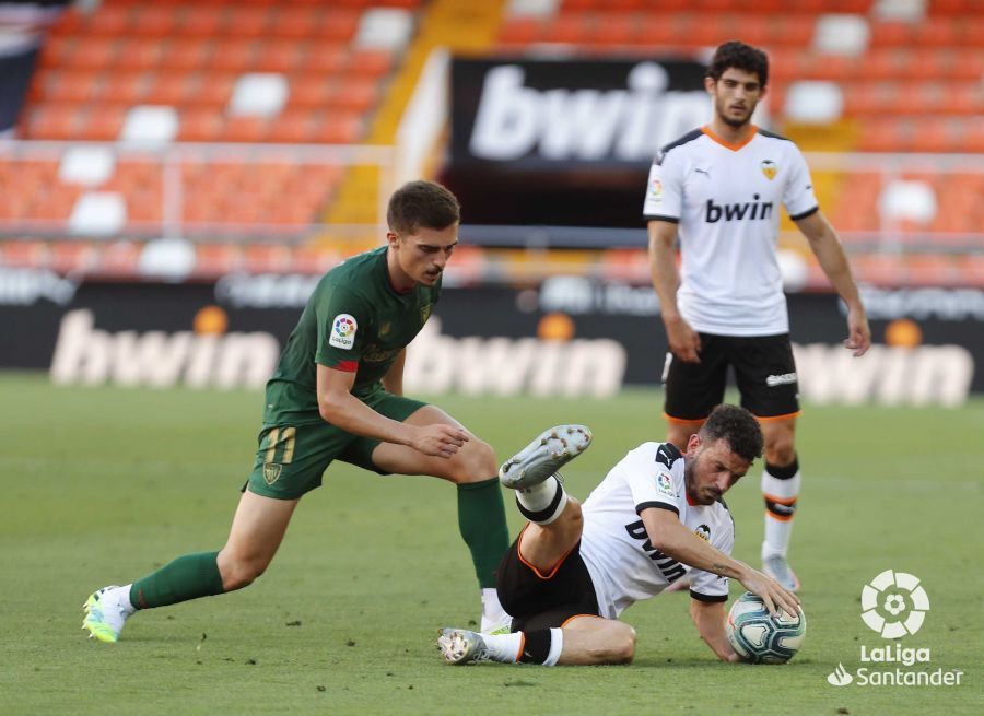Iñigo Córdoba siempre trabajador, también lo fue en Mestalla.