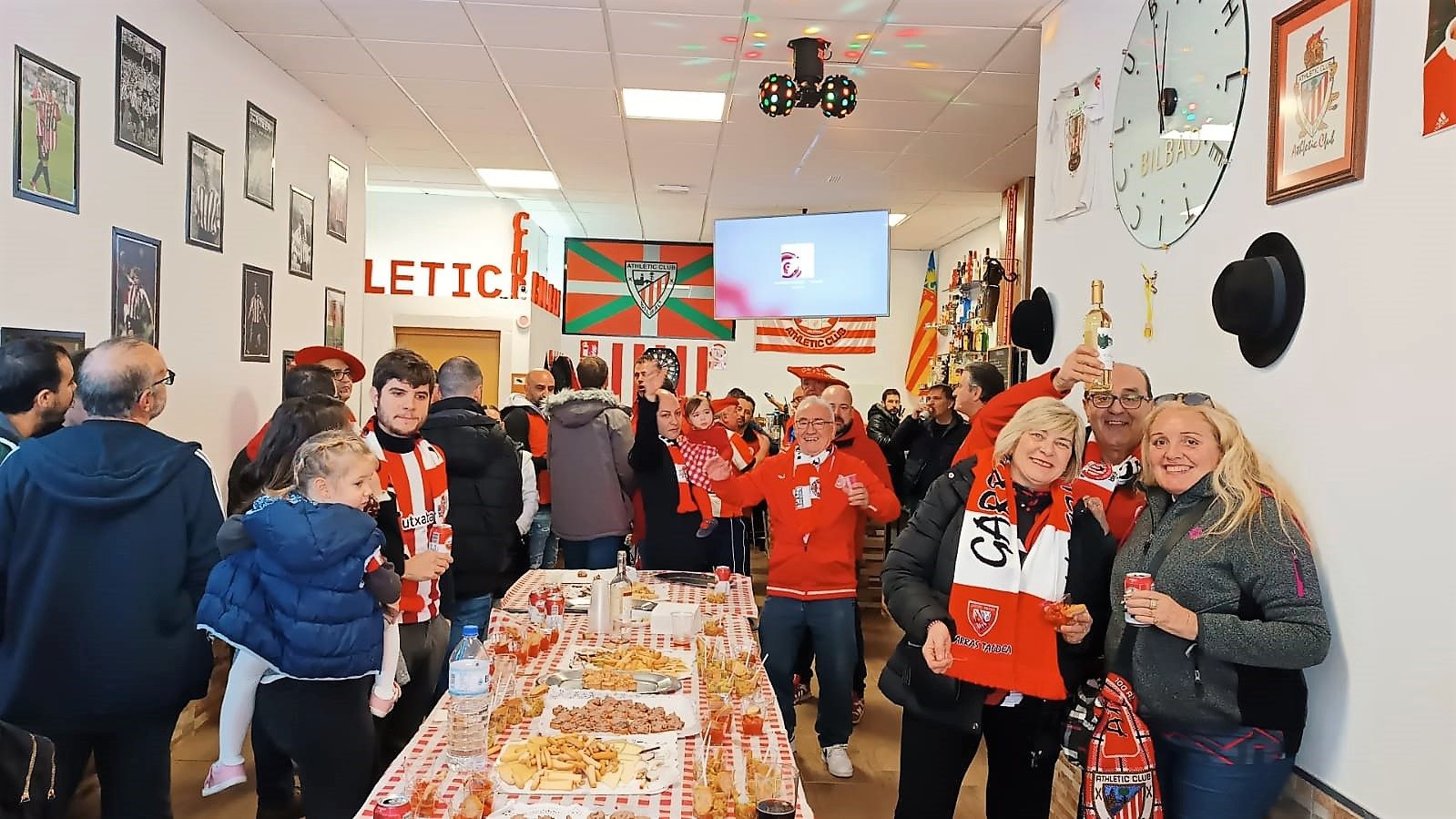  Inauguración de la Peña Cruz Cubierta del Athletic en Valencia.