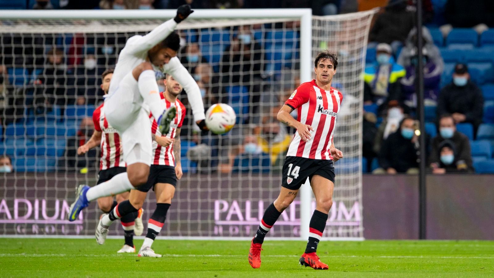  Dani García, ante el Real Madrid en el Bernabéu.