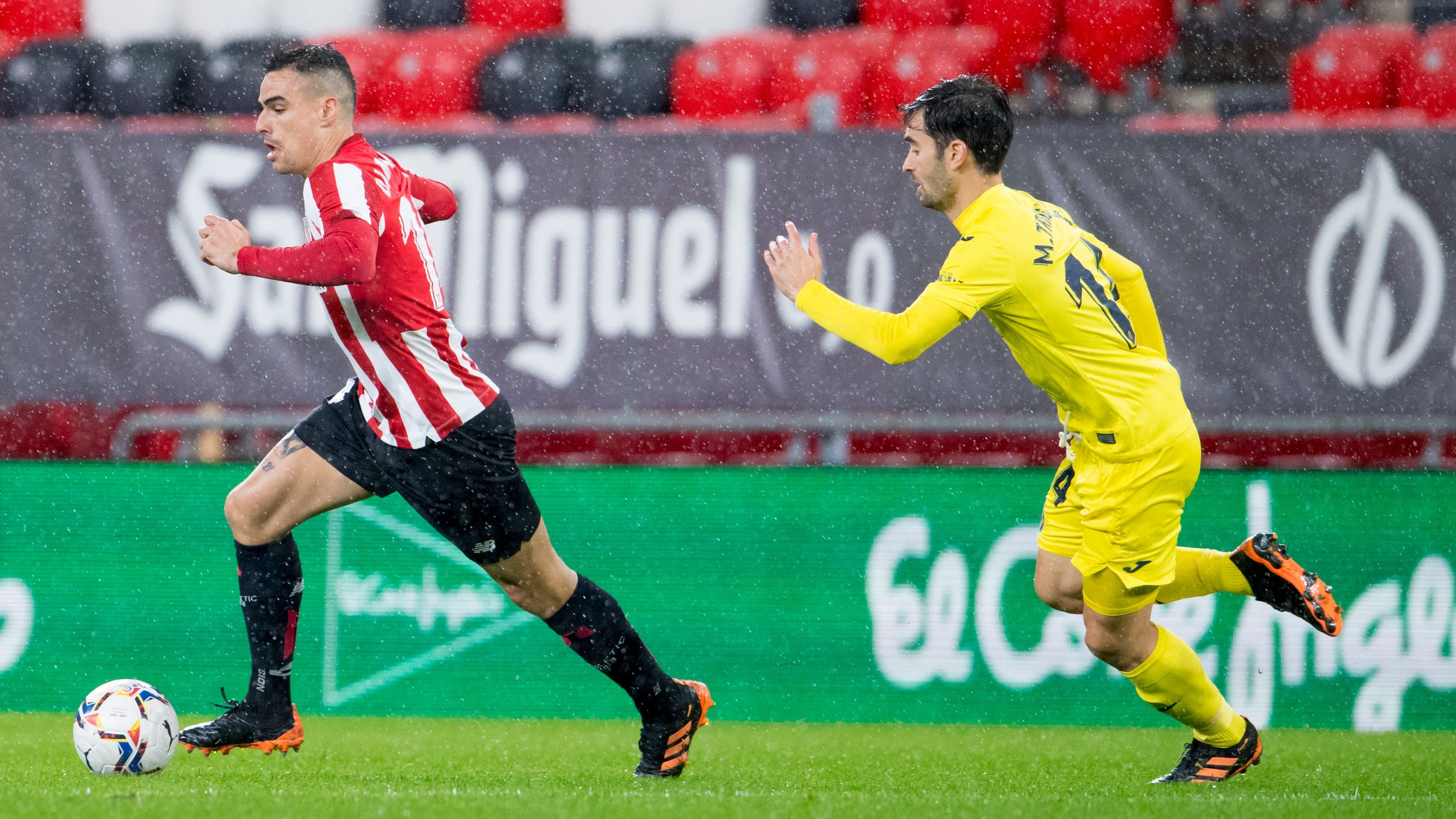 Dani García ante el Villareal en San Mamés.