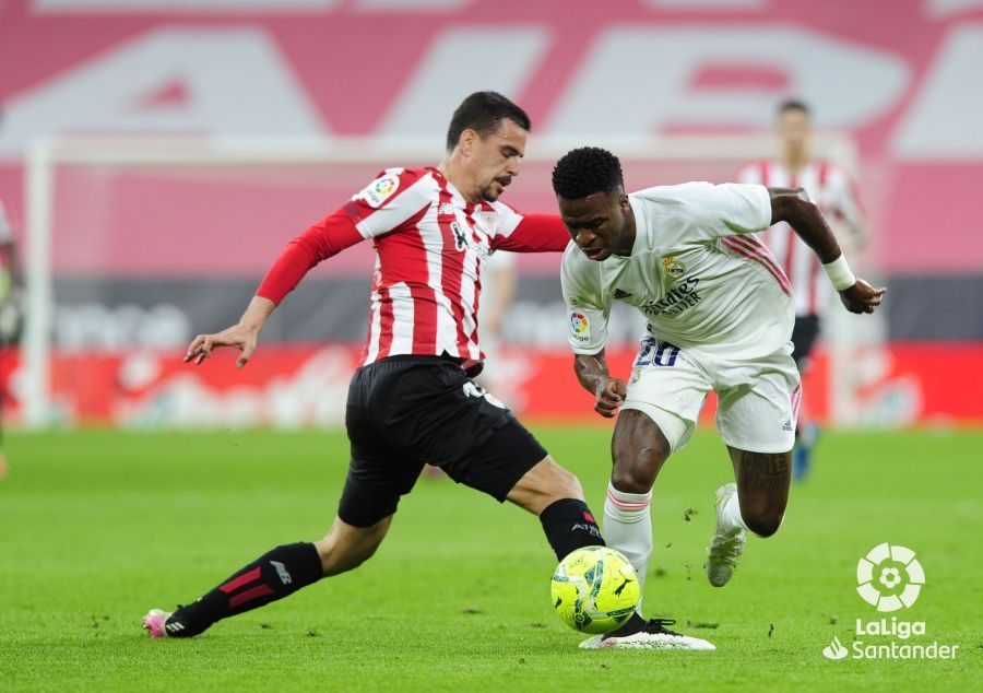  Dani García ante Vinícius JR en el Athletic-Real Madrid.