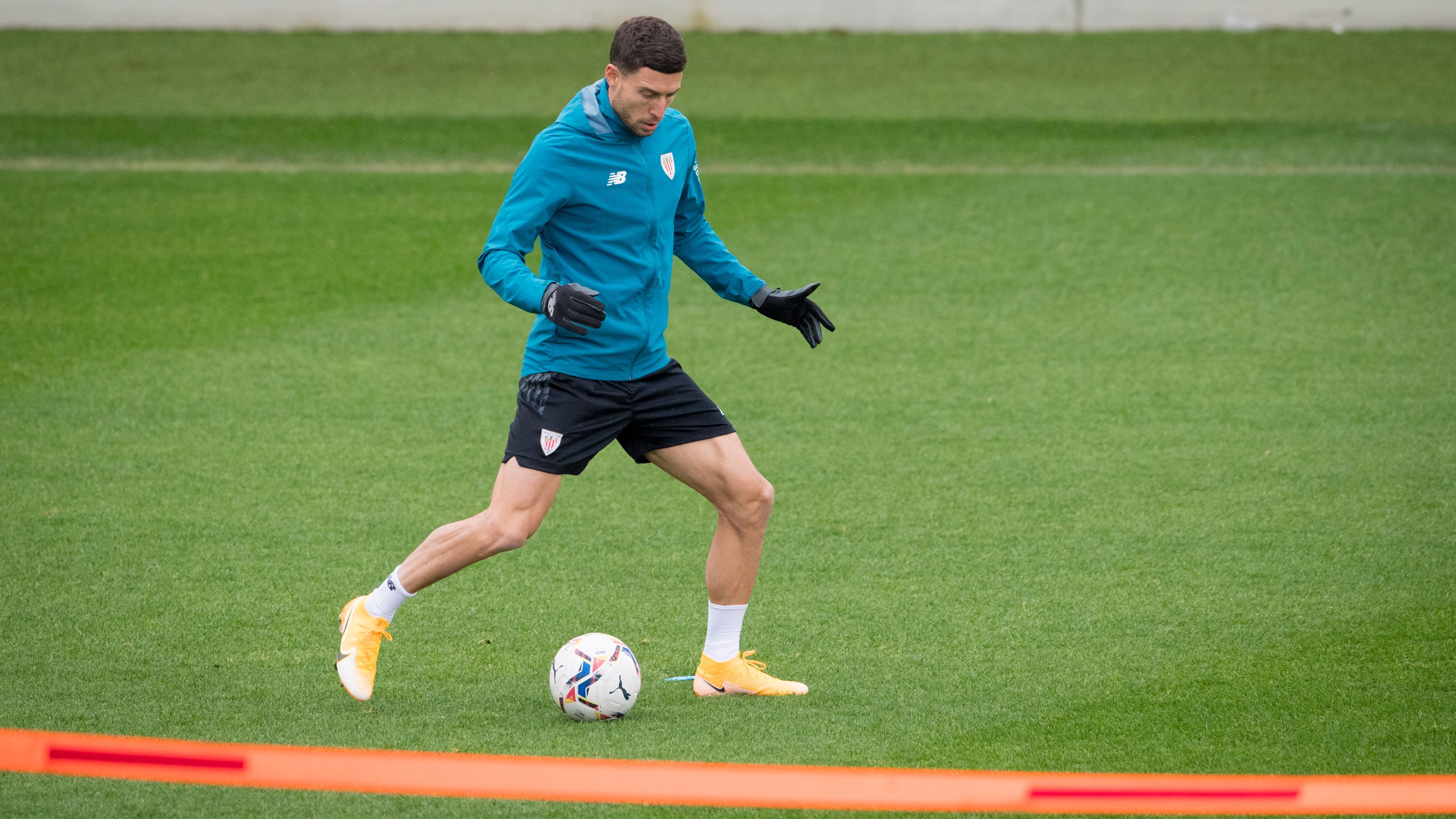  Óscar De Marcos en una jornada de trabajo en Lezama.