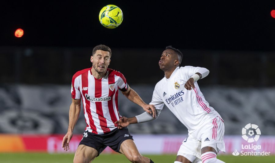  Óscar De Marcos fue titular ante el Real Madrid.