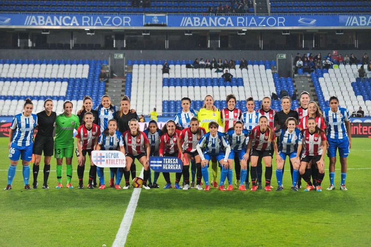 Ambos equipos, Dépor y Athletic Club femenino posan hermanados