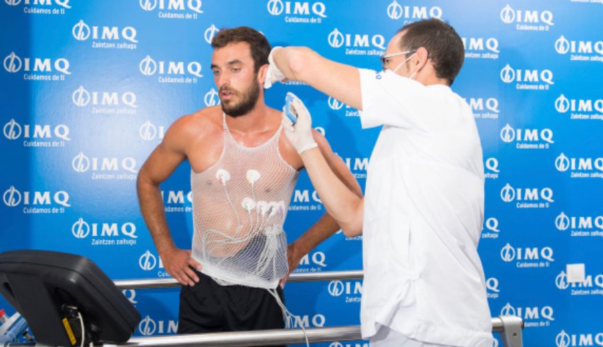  El deustuarra Iñigo Lekue pasa las pruebas médicas en una pretemporada.
