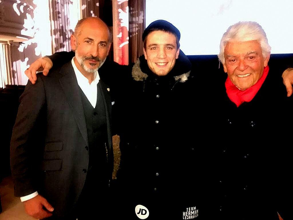  Aitor Elizegi junto al boxeador Kerman Lejarraga y José Julián Lertxundi.