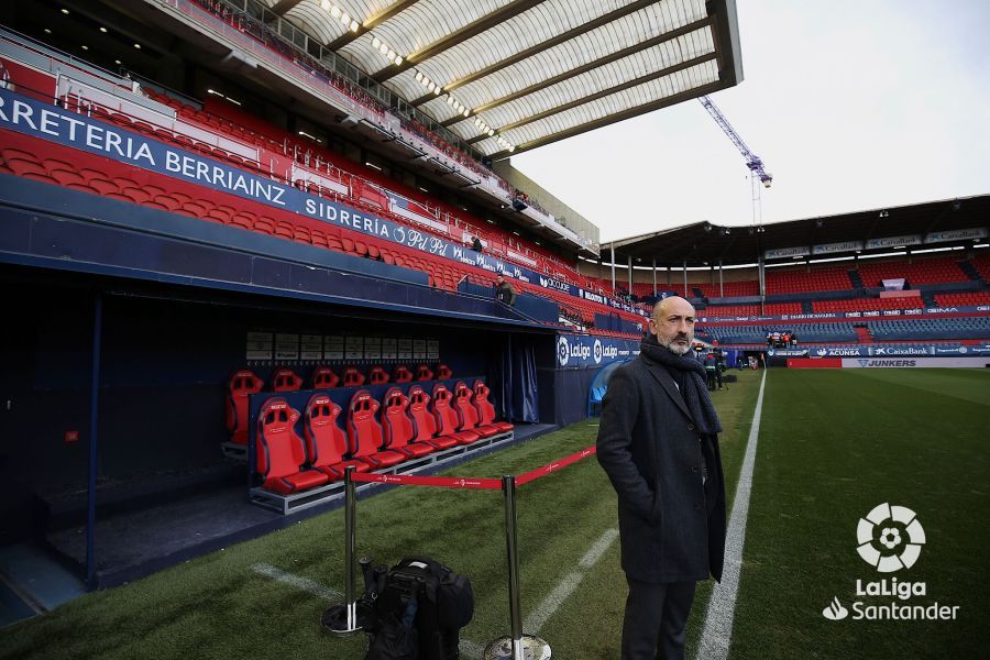 El presidente del Athletic Club de Bilbao, Aitor Elizegi, en el campo de El Sadar.