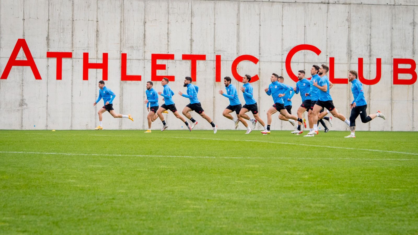  Sesión preparatoria de los Leones en Lezama.