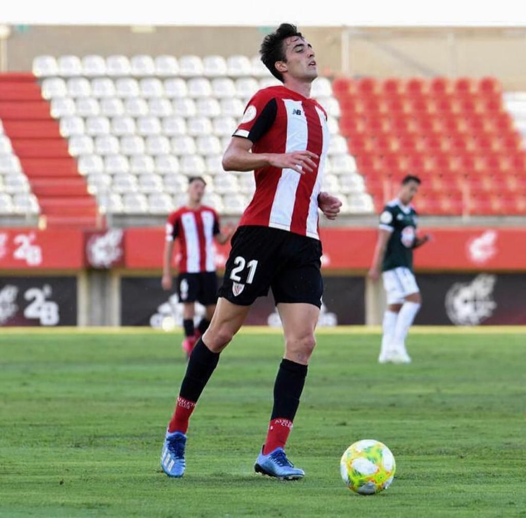  Ewan Roy Urain Aird, jugador del Bilbao Athletic, nació el 10 de marzo del año 2000.