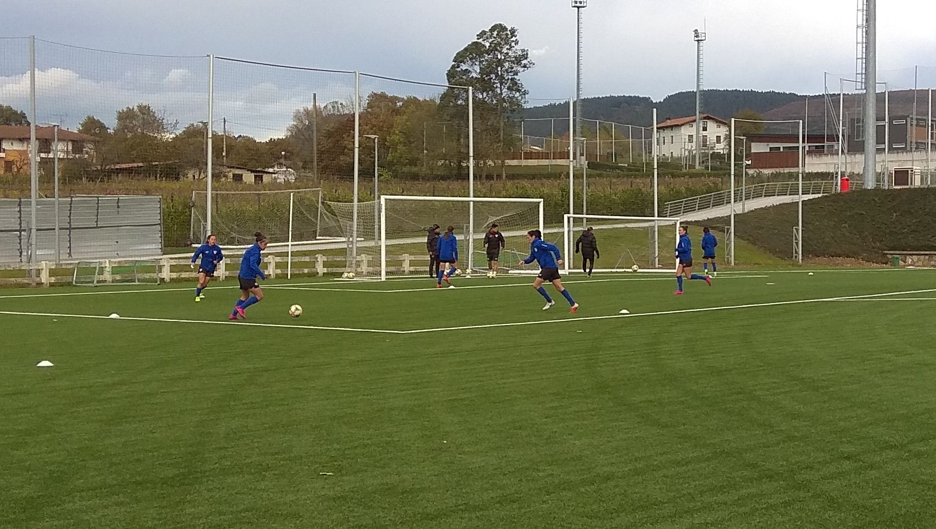  El Athletic Club Femenino última los detalles de su visita al Rayo Vallecano.