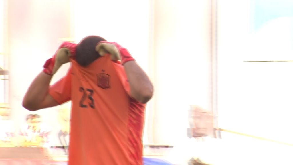  Unai Simón reaccionaba así al gol del navarro César Azpilikueta.