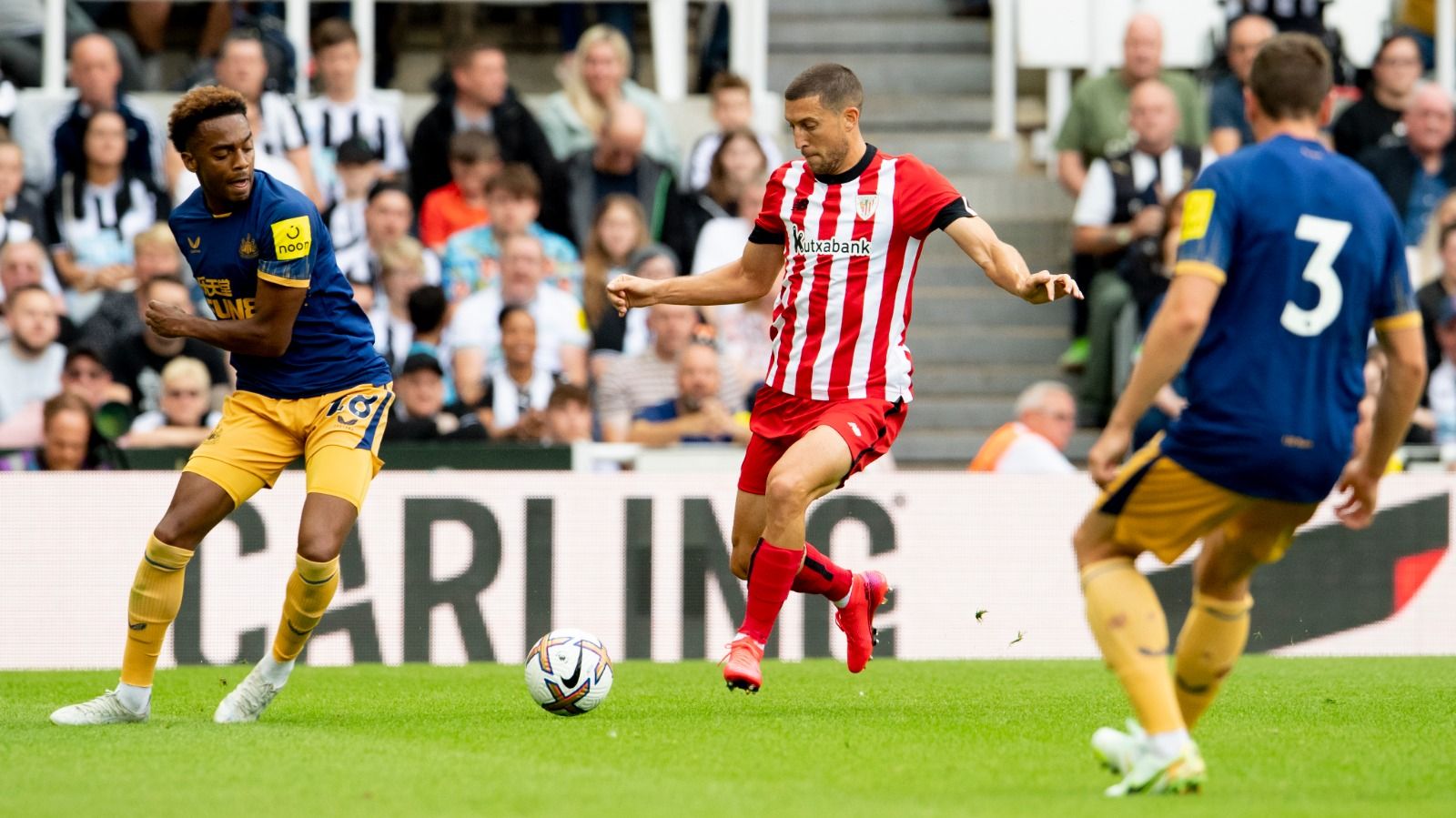  Óscar de Marcos, durante el Newcastle-Athletic.