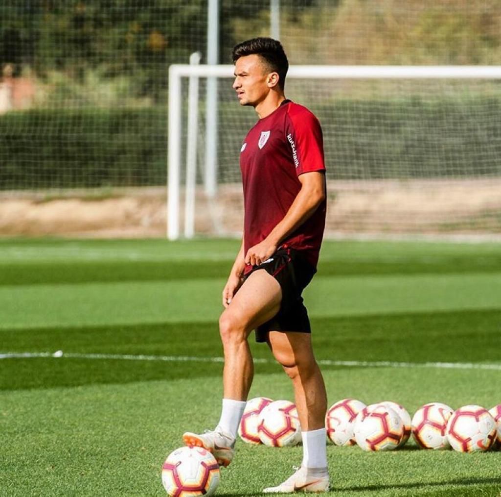  Berizzo destacó el comportamiento profesional y exquisito de Ganea