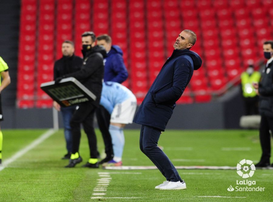Gaizka Garitano se lamenta en el Athletic Club-Celta.