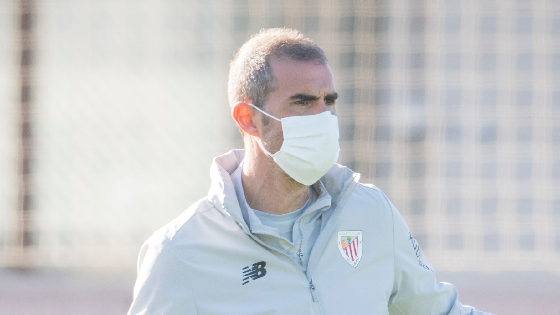 Gaizka Garitano, durante un entrenamiento del Athletic en Lezama.