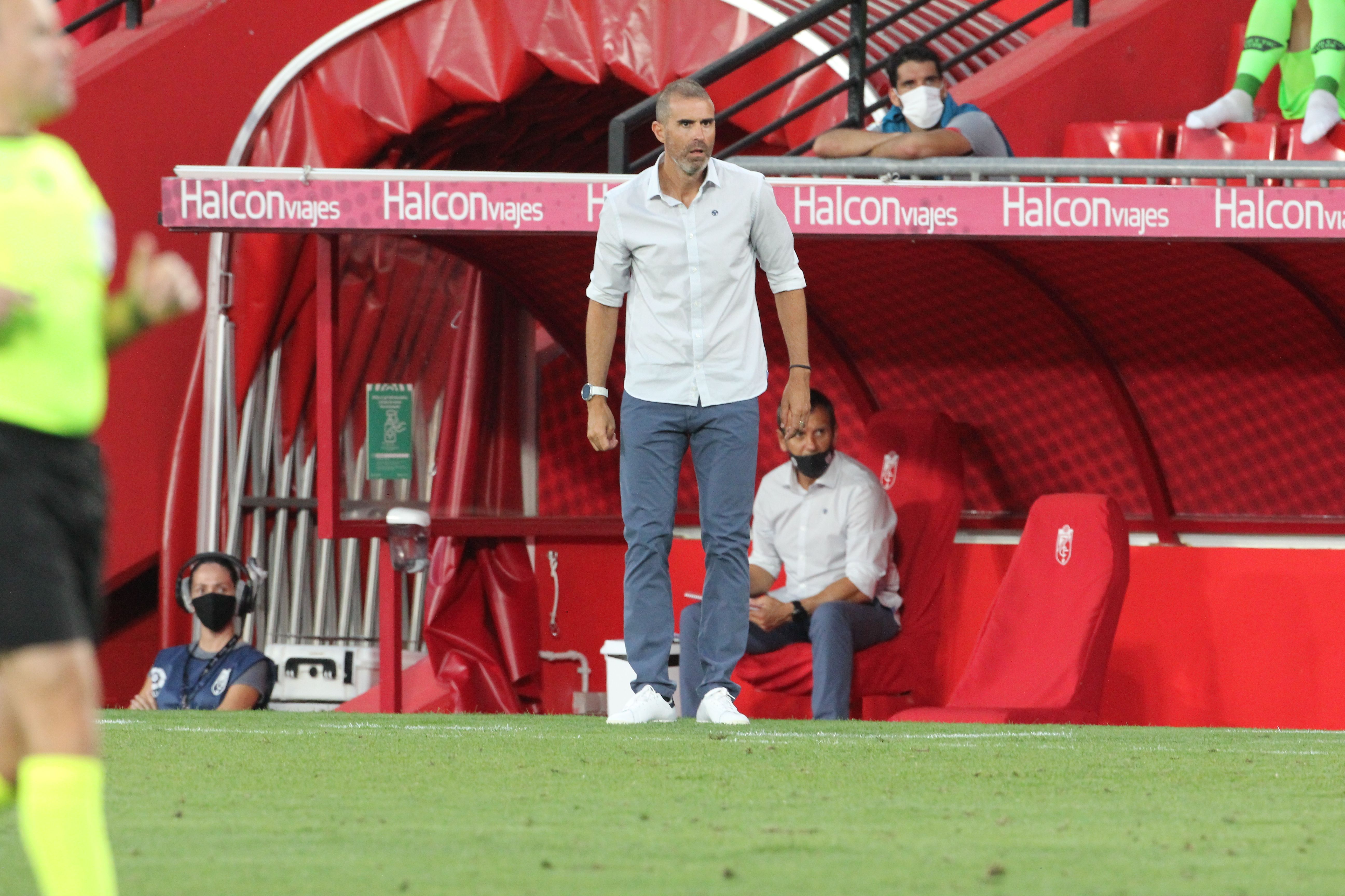  Gaizka Garitano durante el partido perdido por 2-0 en Granada.
