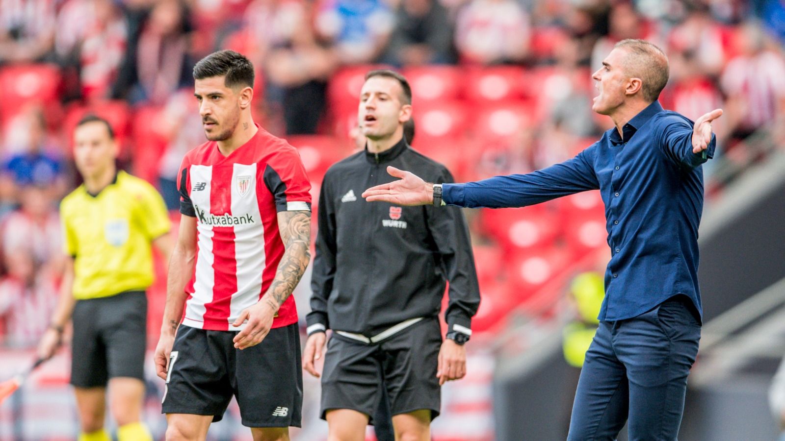 Gaizka Garitano hiperactivo en la banda ante los 'rascadores' de Pepe Bordalás.