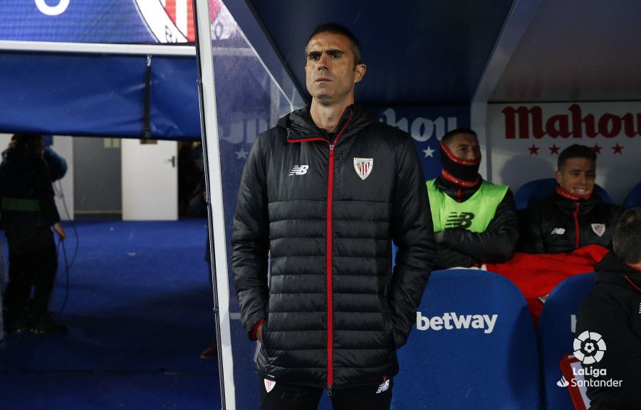  El técnico Gaizka Garitano tenso en Butarque en un nuevo partido del Athletic Club.