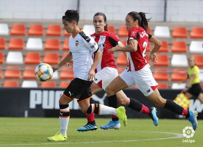  Eunate y Gimbert persiguen a Carol.