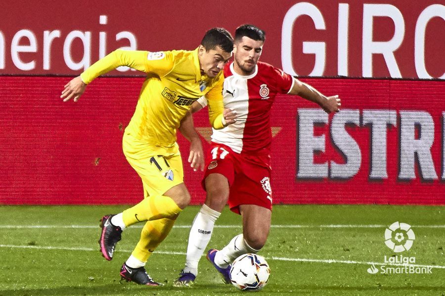  Yanis en acción en un Girona-Málaga