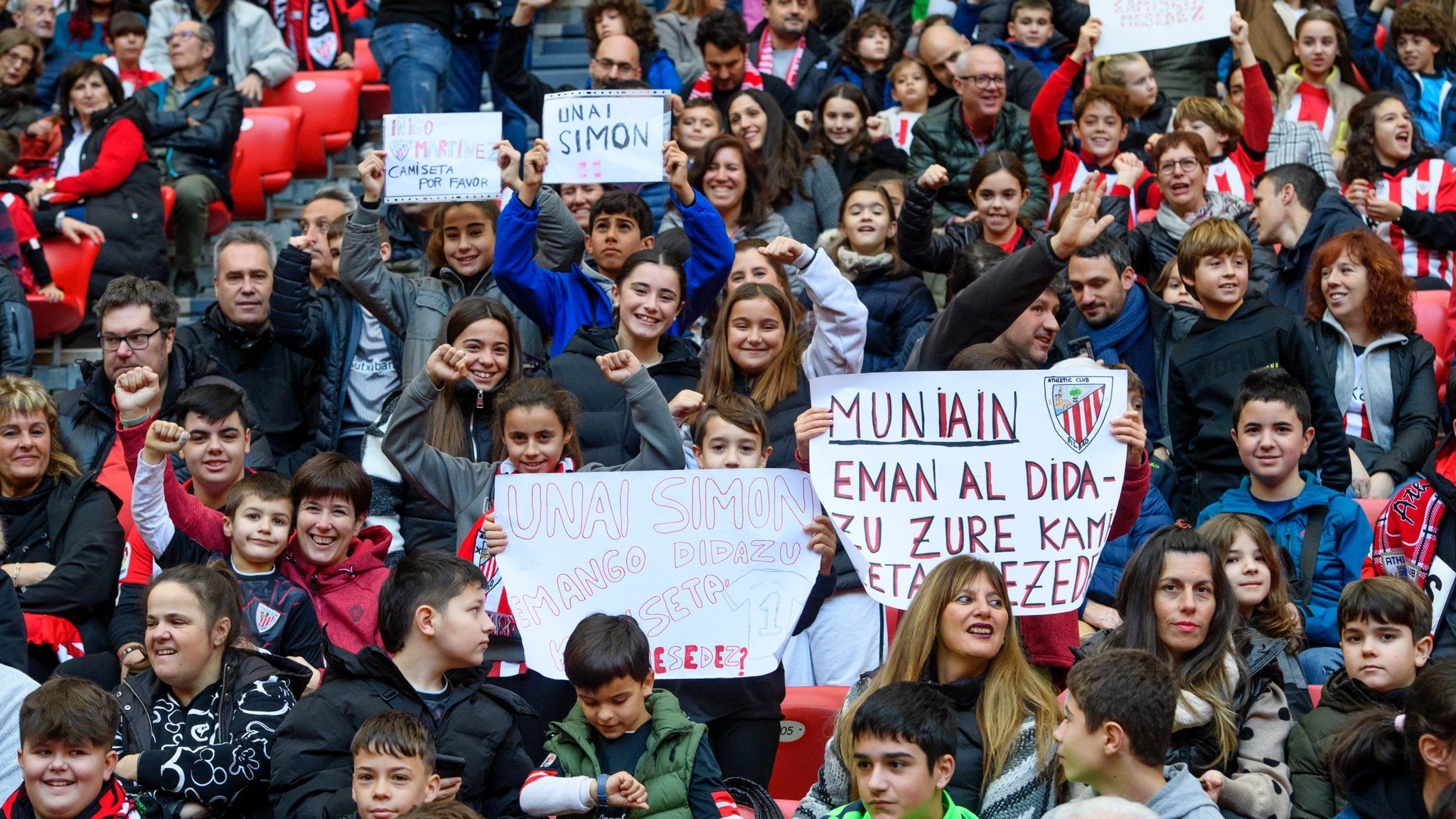  Peticiones de la afición en el entrenamiento del 2 de enero en San Mamés.