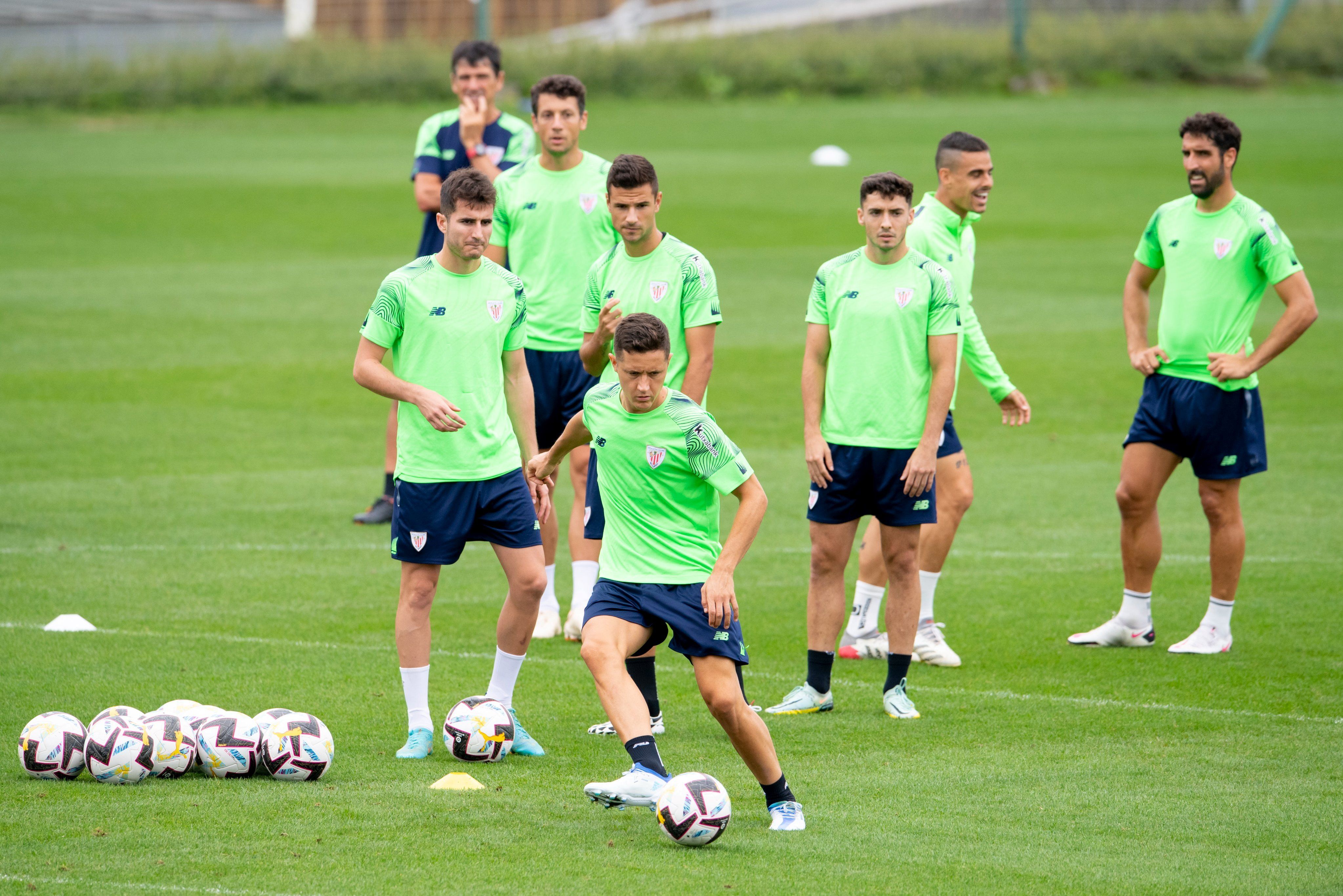  Ander Herrera entrenando en Lezama junto a sus compañeros.