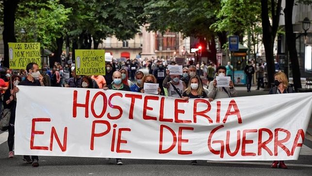  Hosteleros de Bizkaia en la manifestación de Bilbao.