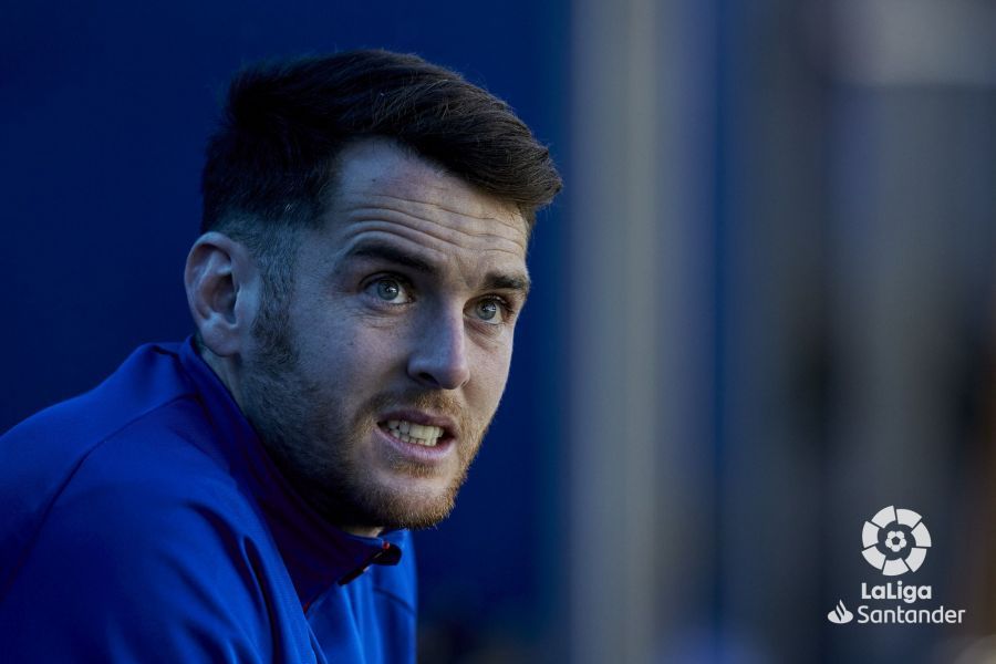  Ibai Gómez en el banquillo en su regreso a Mendizorrotza.