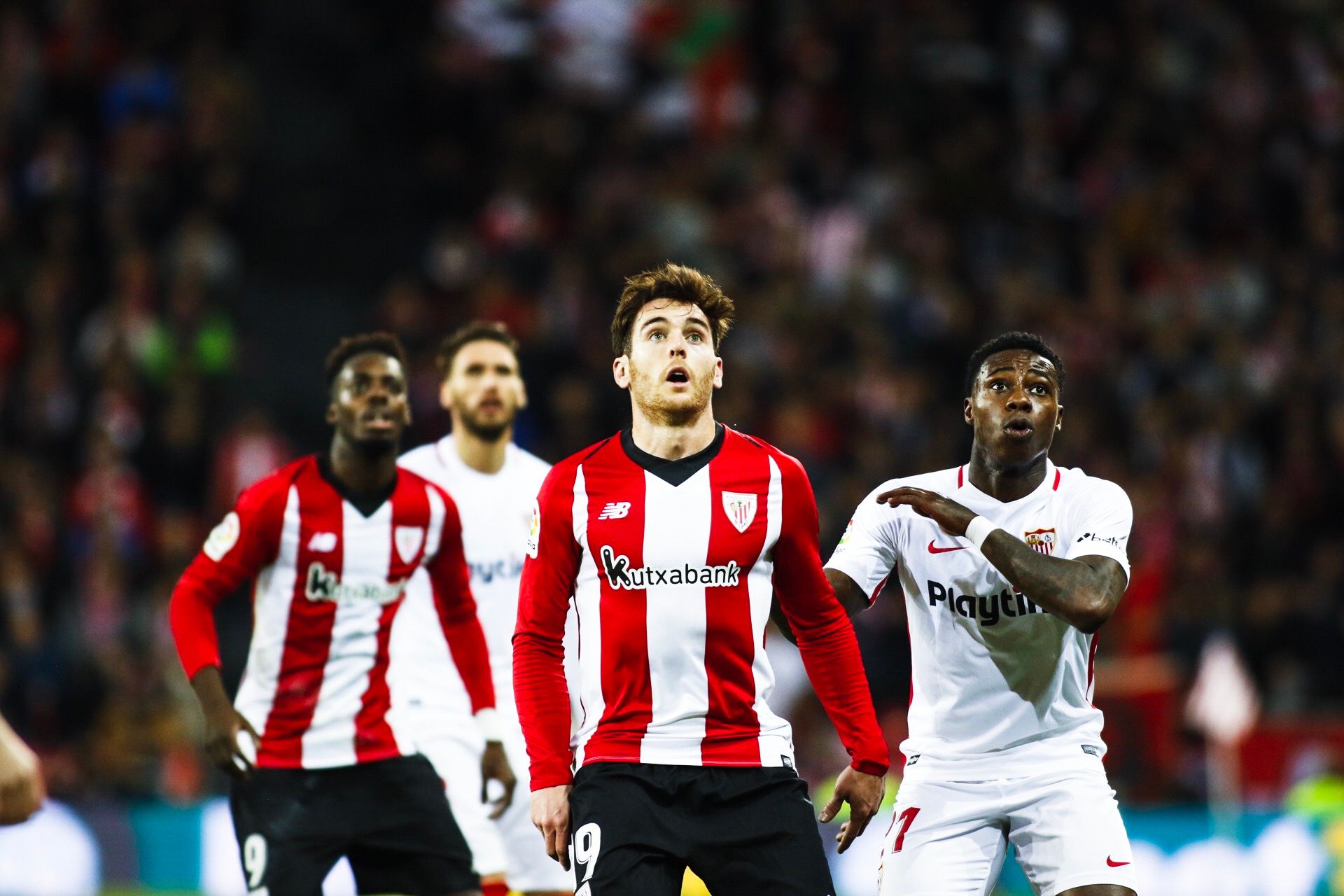 Ibai Gómez e Iñaki Williams en el partido liguero frente al Sevilla.