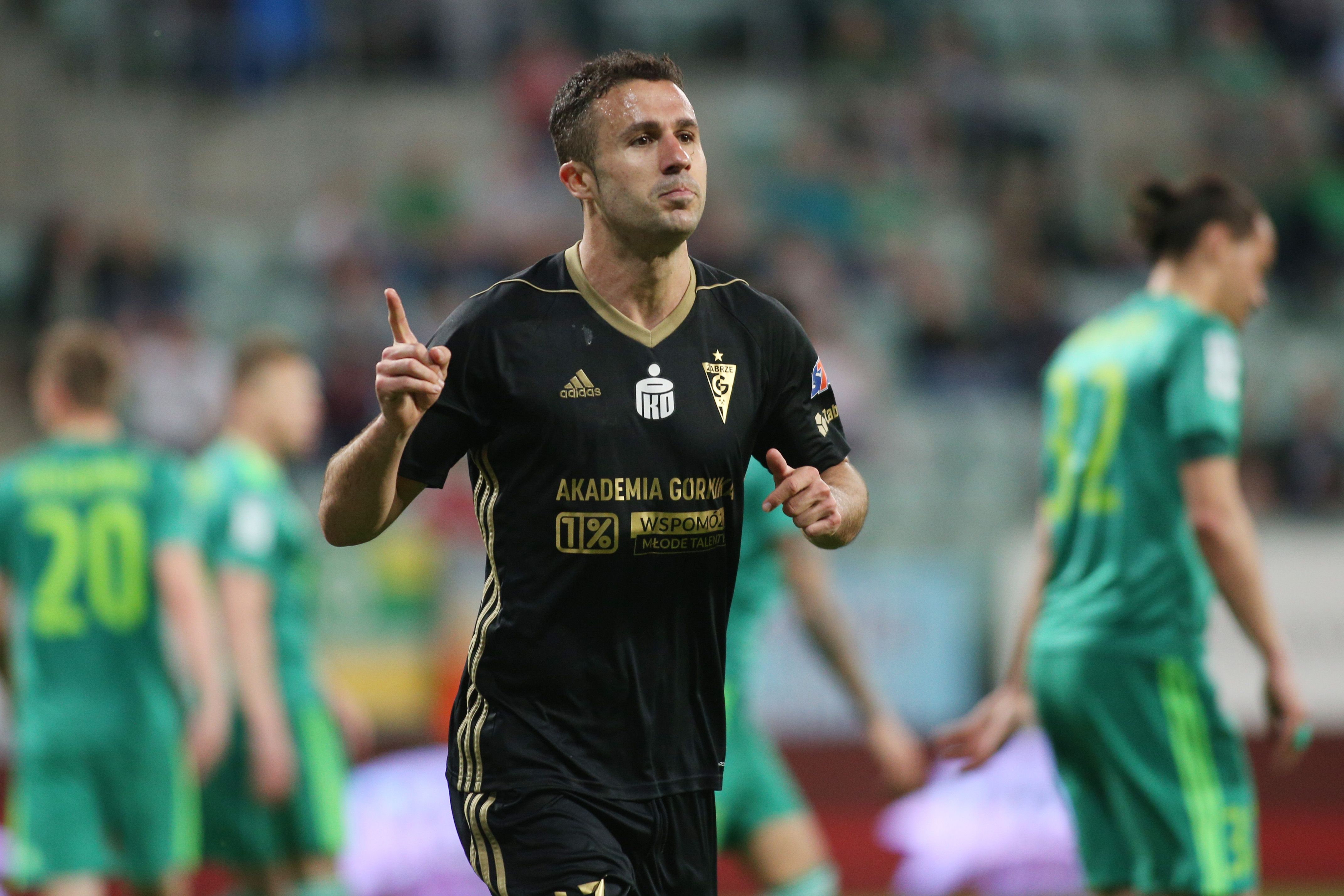  El exleón Igor Angulo marcó este jueves su quinto doblete de la temporada.