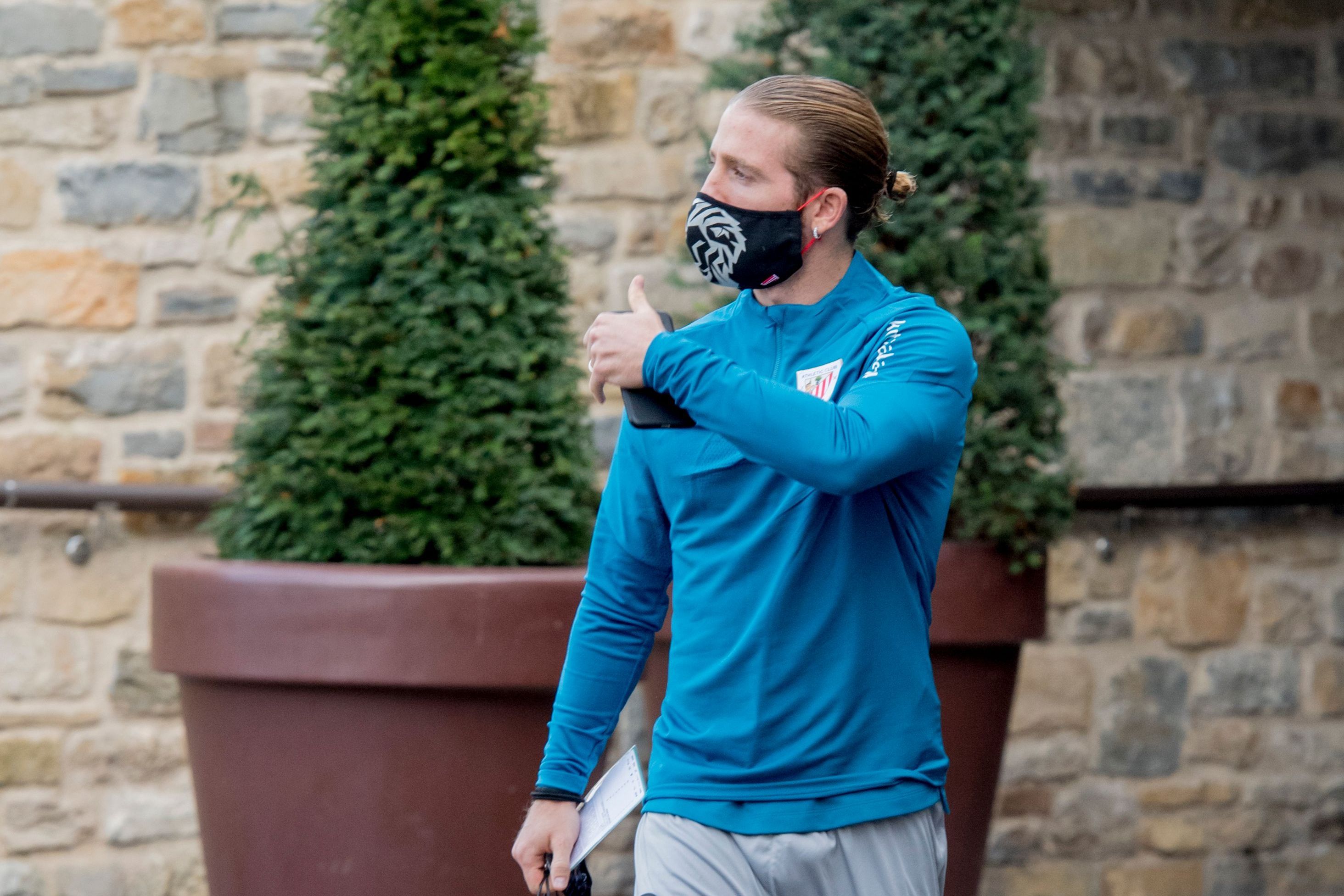  El capitán Iker Muniain poco antes de jugar ante Osasuna en El Sadar.