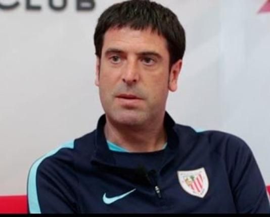  Imanol de la Sota, comanda el Juvenil de Honor.