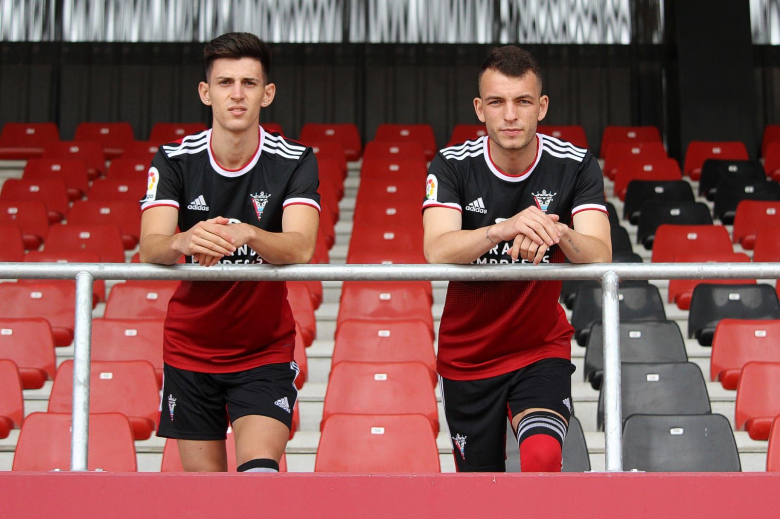  Imanol García de Albéniz e Iñigo Vicente ya posan con el CD Mirandés.