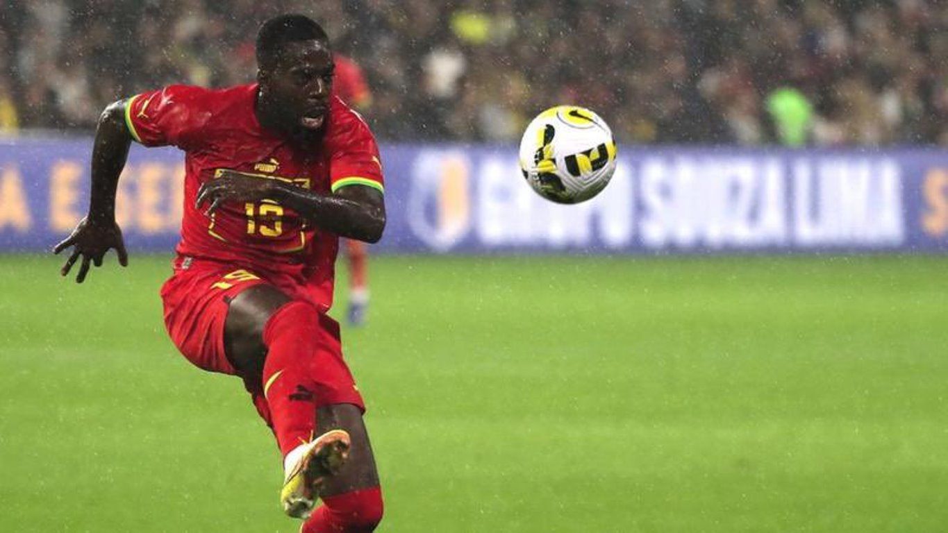  Jugada Iñaki Williams dispara con la selección de Ghana ante Brasil en Le Havre.