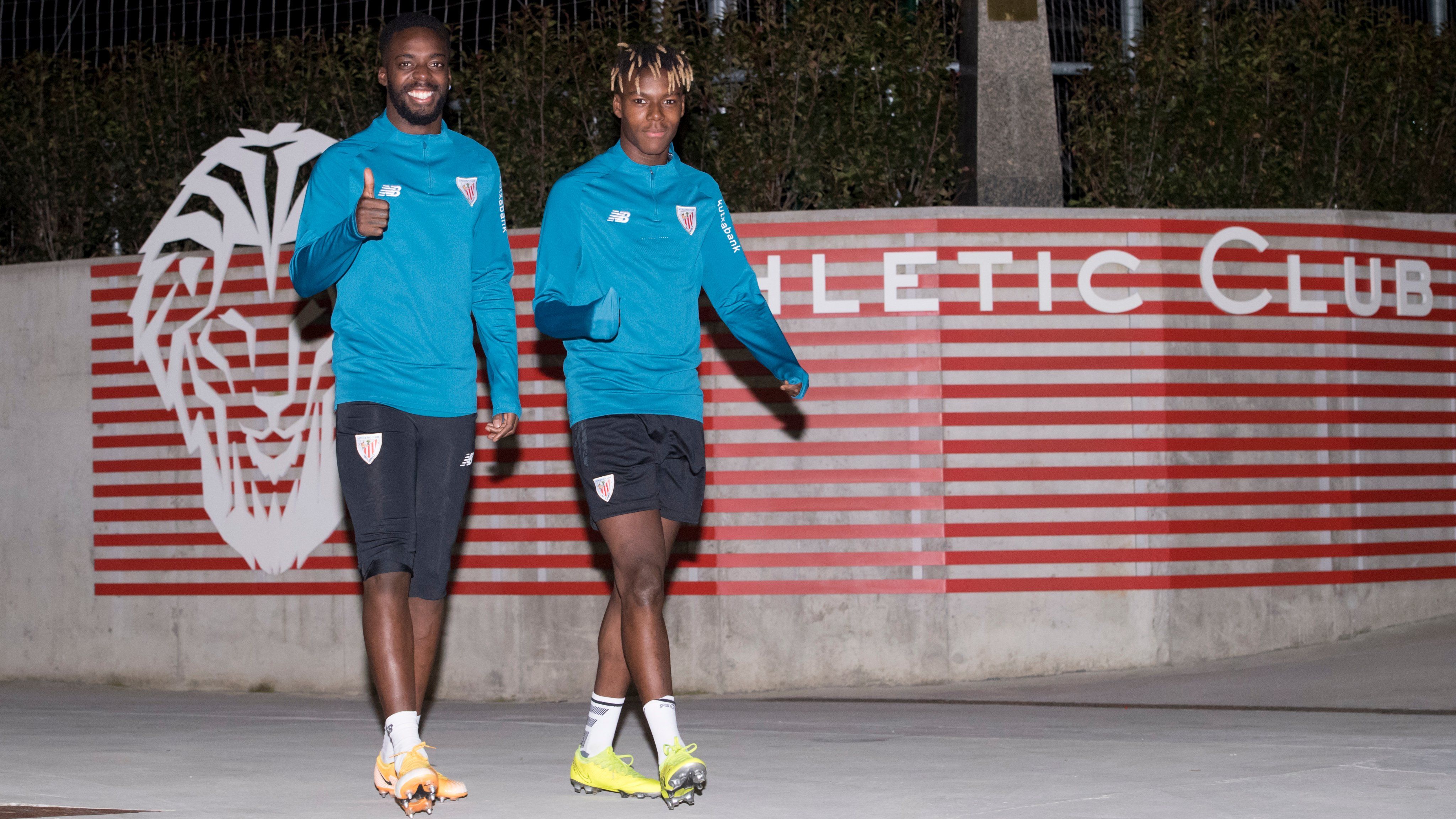  Los dos hermanos, Iñaki y Nico Williams, tras un entrenamiento en Lezama.