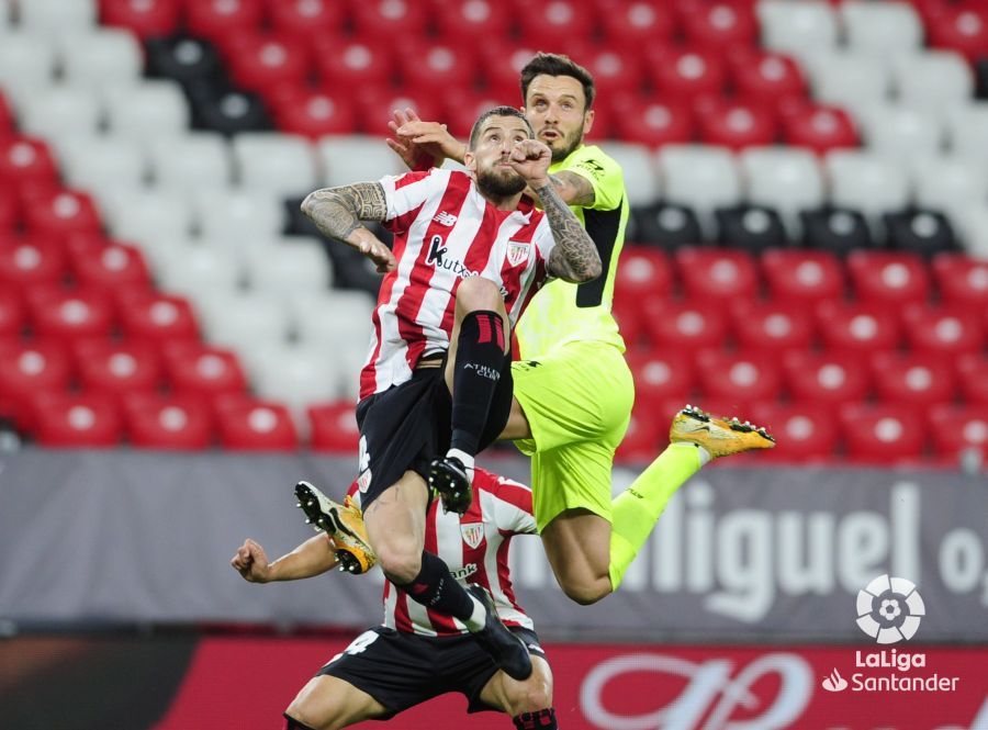  Iñigo Martínez, ante el Atlético en San Mamés.