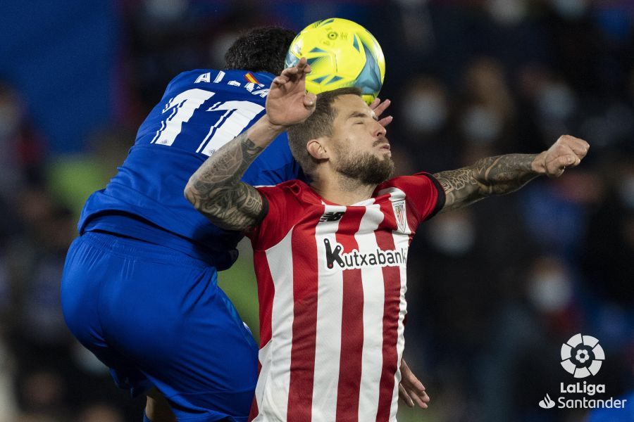  Iñigo Martínez, durante el partido ante el Getafe en el Coliseum.