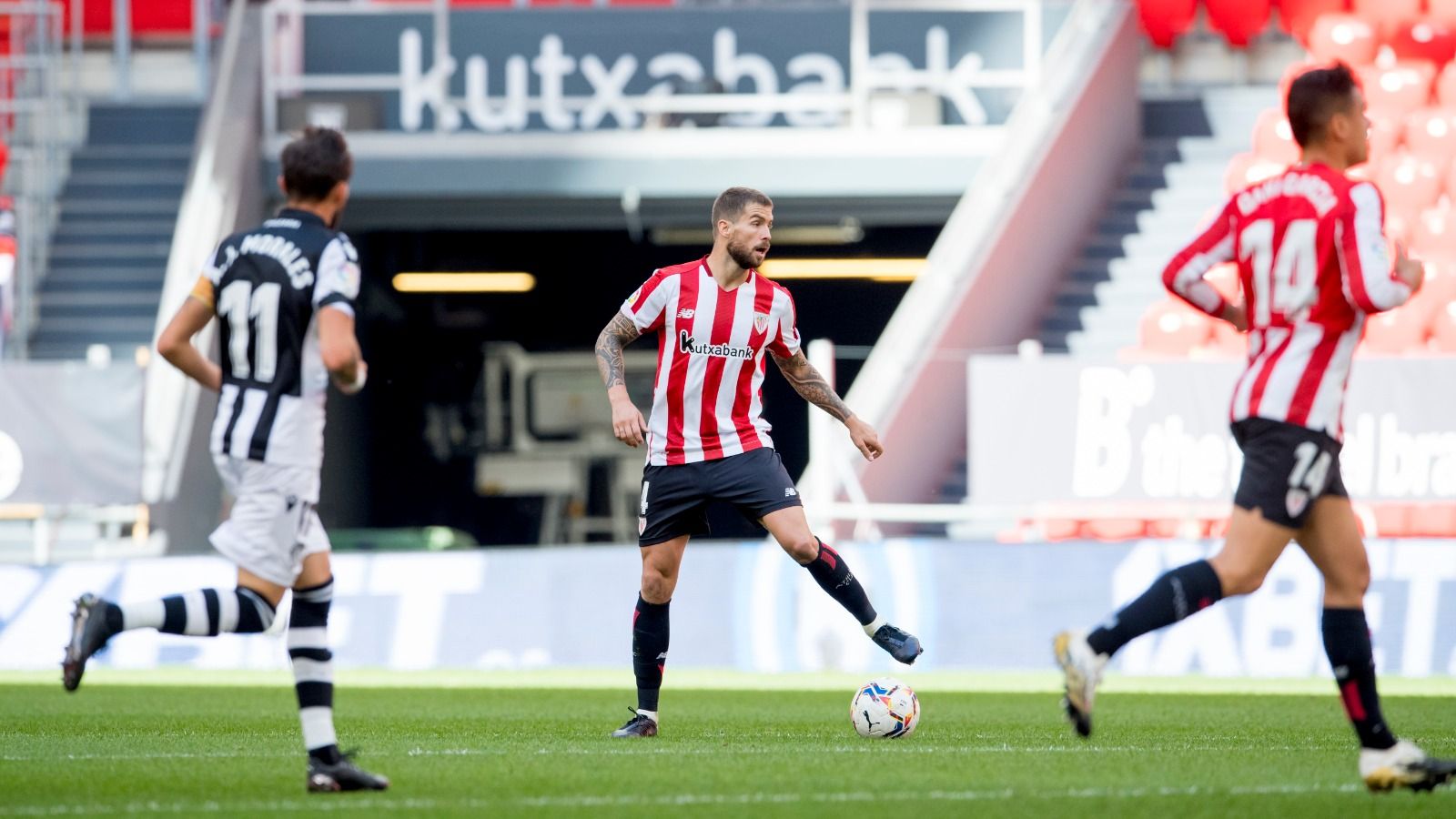 Iñigo Martínez, durante el partido ante el Levante.
