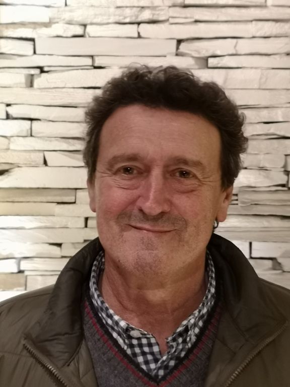  Javier López Gil ha fallecido en cruces a los 61 años de edad. Descanse en paz.