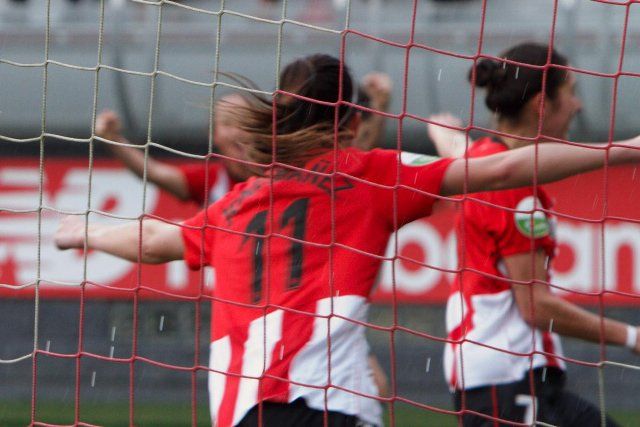 Jone Ibáñez celebra su gol ante el Rayo Vallecano.