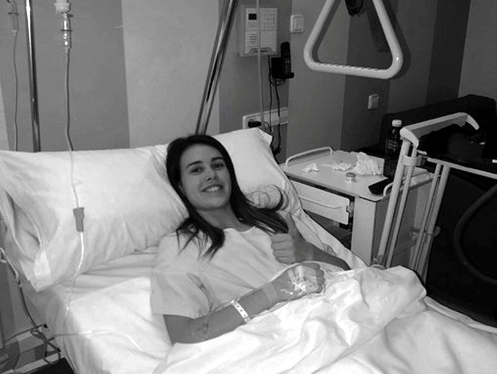  La leona Jone Ibáñez tras ser intervenida con éxito de su luxación en la rótula.