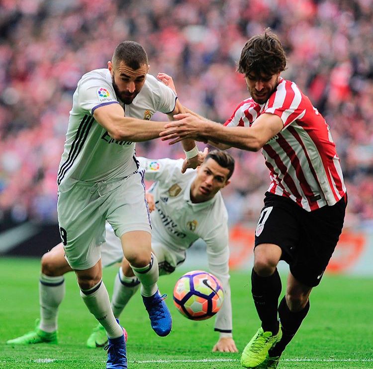 Yeray Álvarez se mide a Benzema y Cristiano Ronaldo en San Mamés.