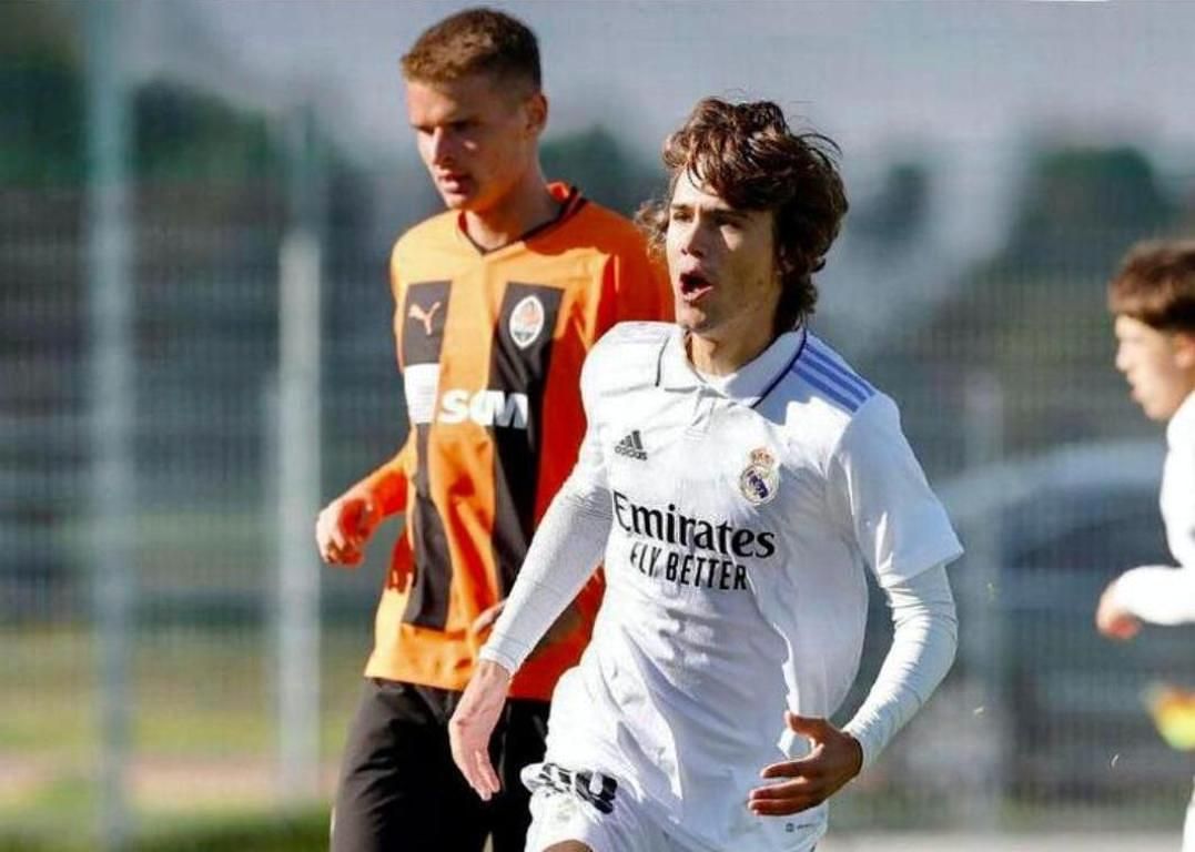  Julen Jon Guerrero en la Youth League con el equipo Juvenil del Real Madrid.