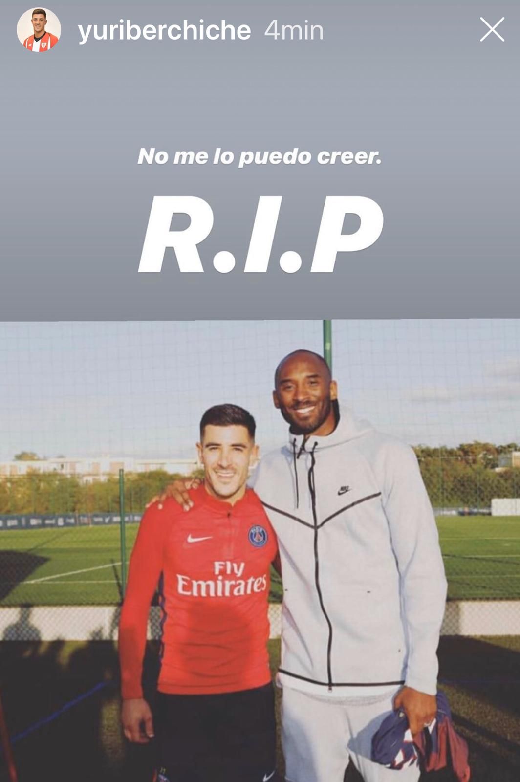  Yuri Berchiche con Kobe Bryant durante su etapa en el PSG.