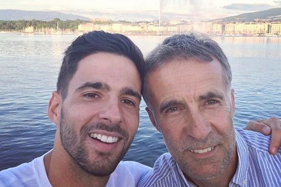  Kenan Kodro posa junto a su padre Meho.