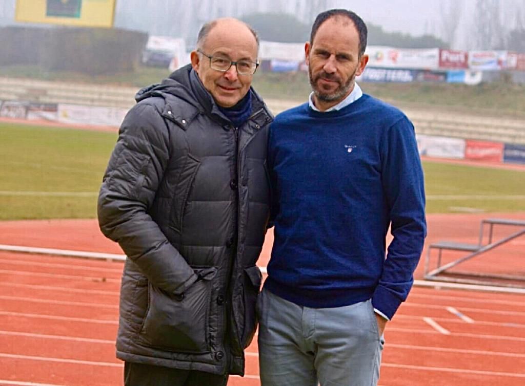 Javier Landeta, presidente de la SD Leioa, junto a Jabi Luaces, exmíster del Unionistas de Salamanca.