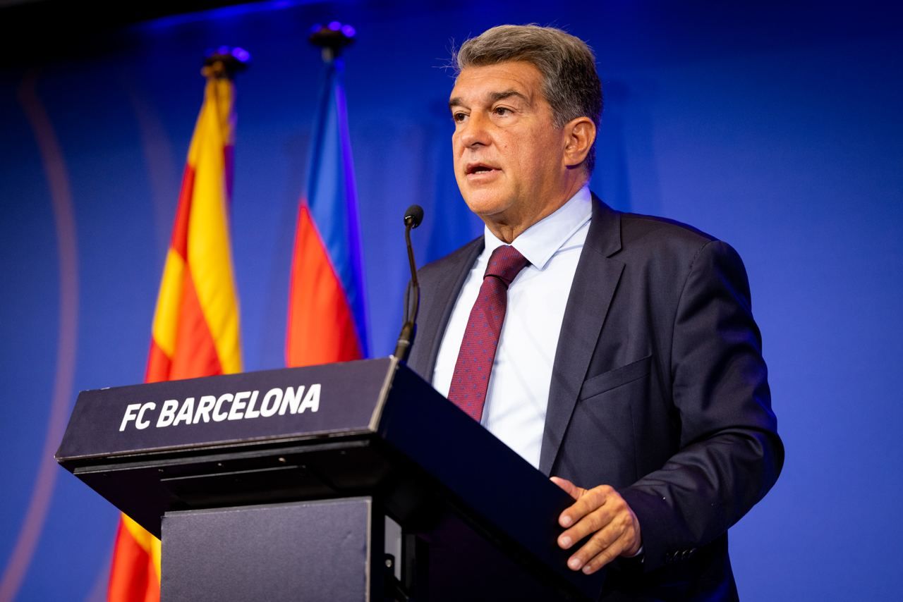  Laporta explica la salida de Messi en rueda de prensa.