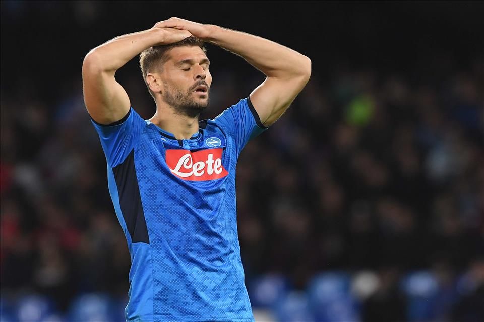  Fernando Llorente se lamenta en un partido con el Napoli.