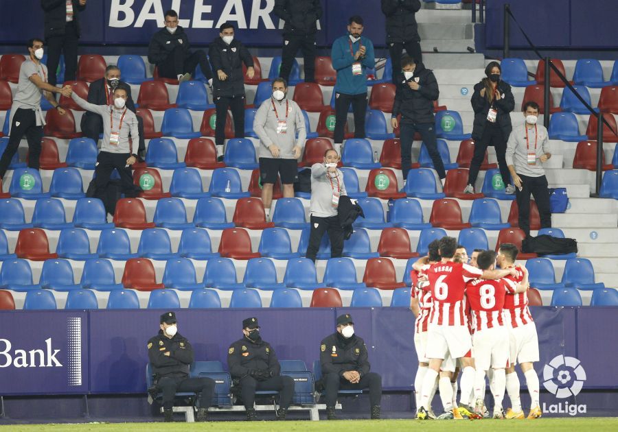  Los jugadores del Athletic celebran el gol de Raúl al Levante en la semifinal de Copa (Foto: LaLig